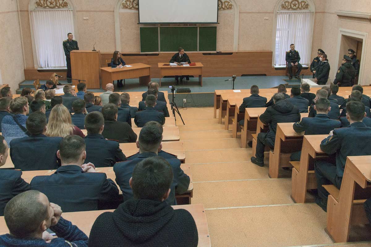 Выездное заседание суда Ленинского района состоялось в Академии МВД