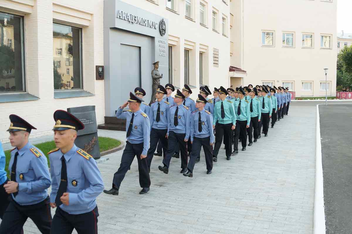 Курсанты факультета милиции приступили к учебе в Академии МВД