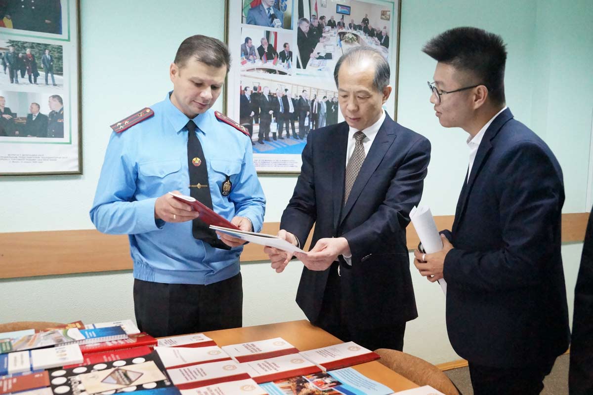 Делегация Китая ознакомилась с деятельностью Международного учебного центра Академии МВД Беларуси