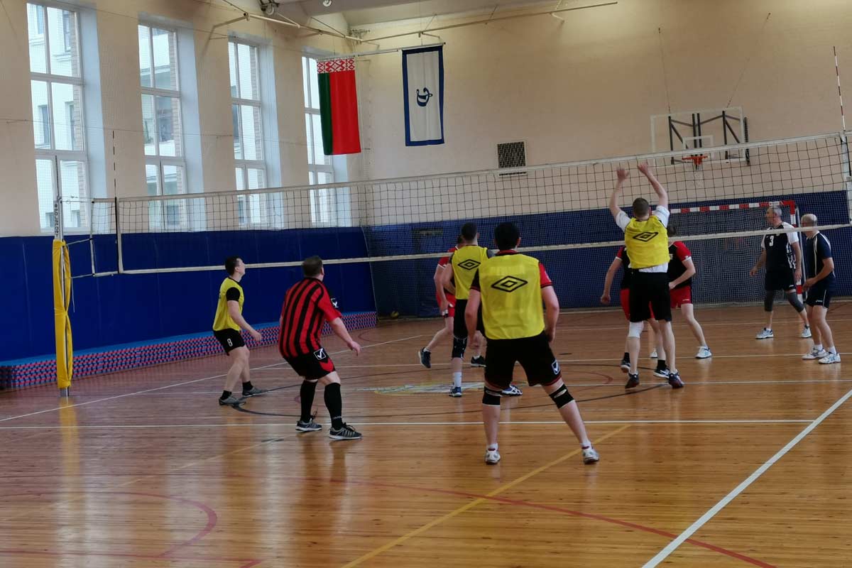 Товарищеский матч по волейболу между командами МВД