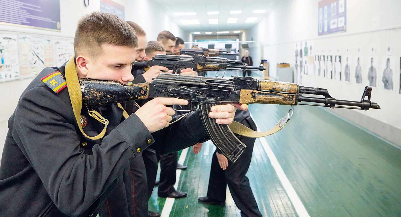 В Академии МВД эффективная методика обучения стрельбе.