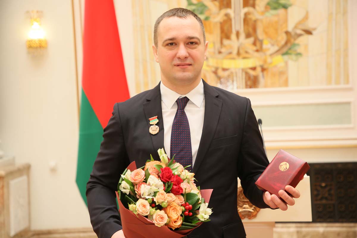 Президент Беларуси отметил высокой наградой представителя Академии МВД