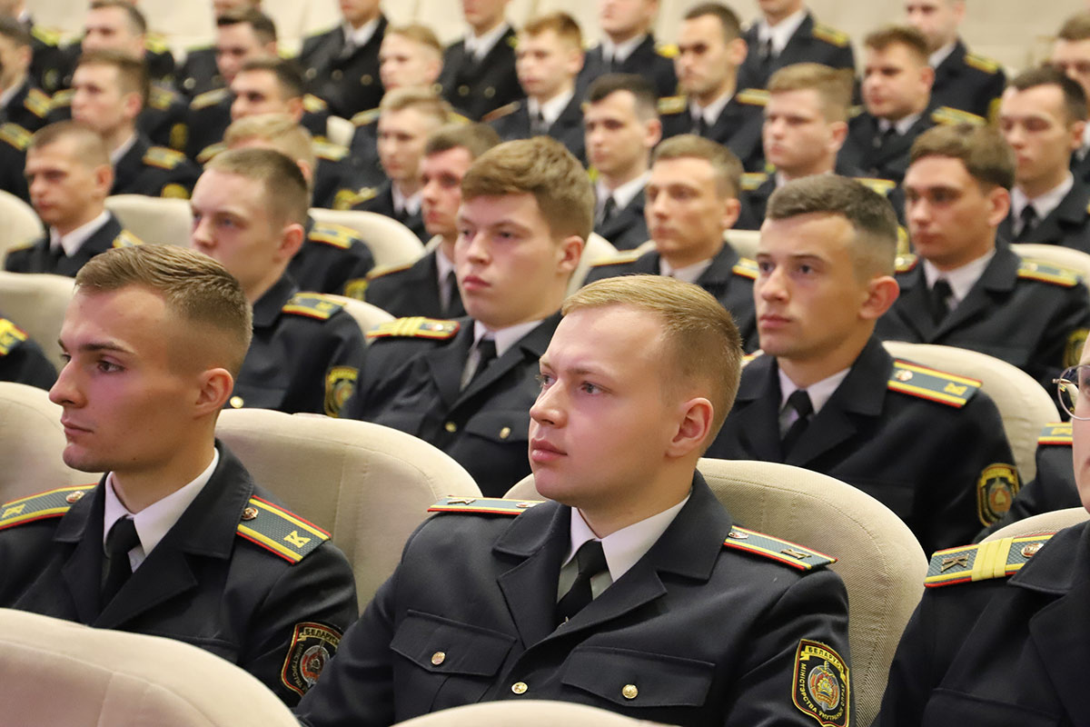 В Академии МВД прошло распределение будущих офицеров на первые рабочие места