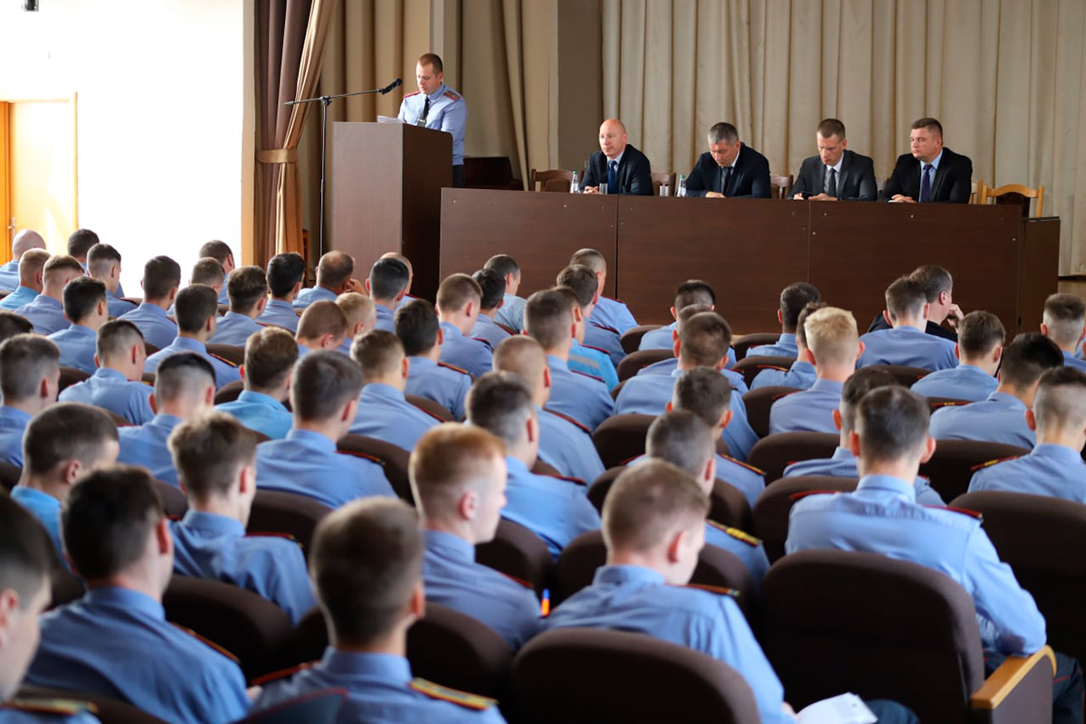 Руководители столичной милиции встретились с курсантами Академии МВД