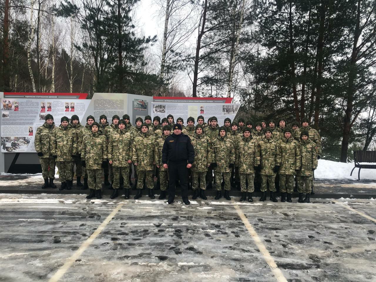 «Назад ни шагу, и врагом не побежден…»