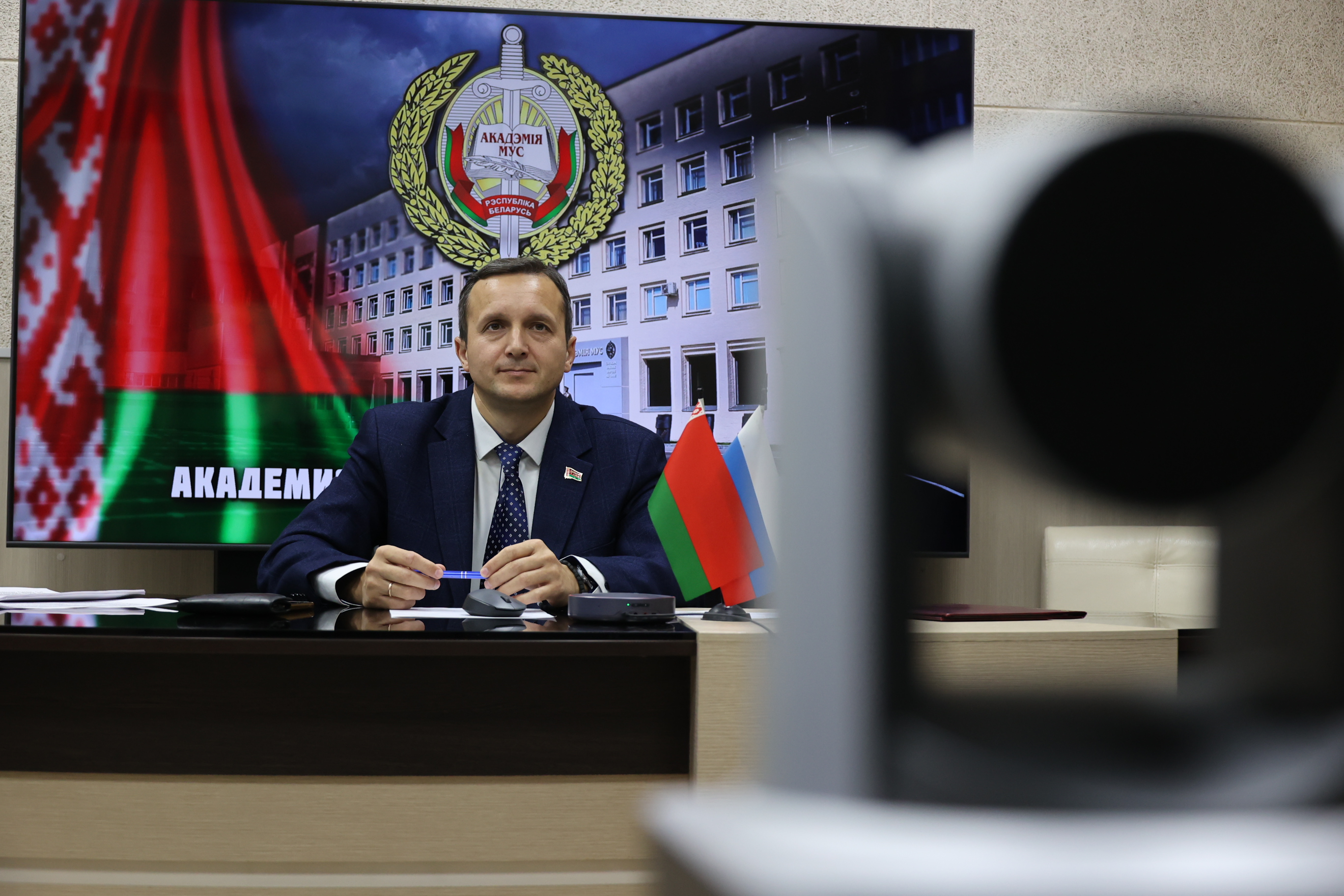 Обсудили проблемы развития права, государства и правовой мысли
