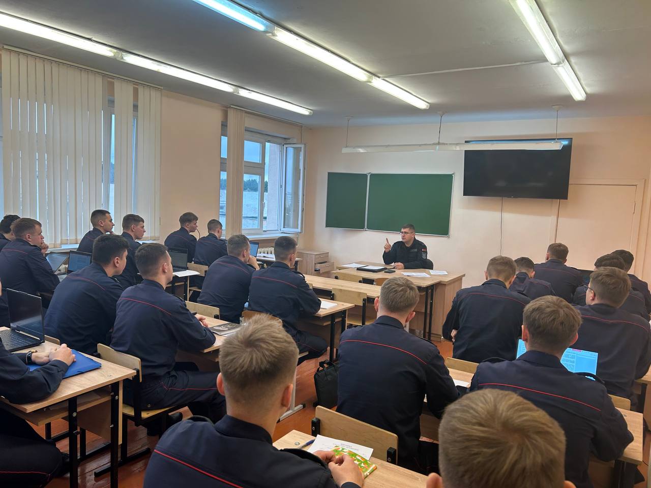 С практическим уклоном