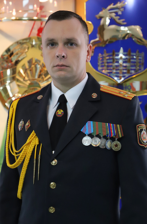 Сазон Константин Дмитриевич, начальник кафедры конституционного и международного права 